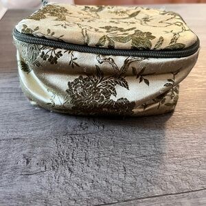 Martin & Barnett Green Floral Satin Cosmetic Pouch -